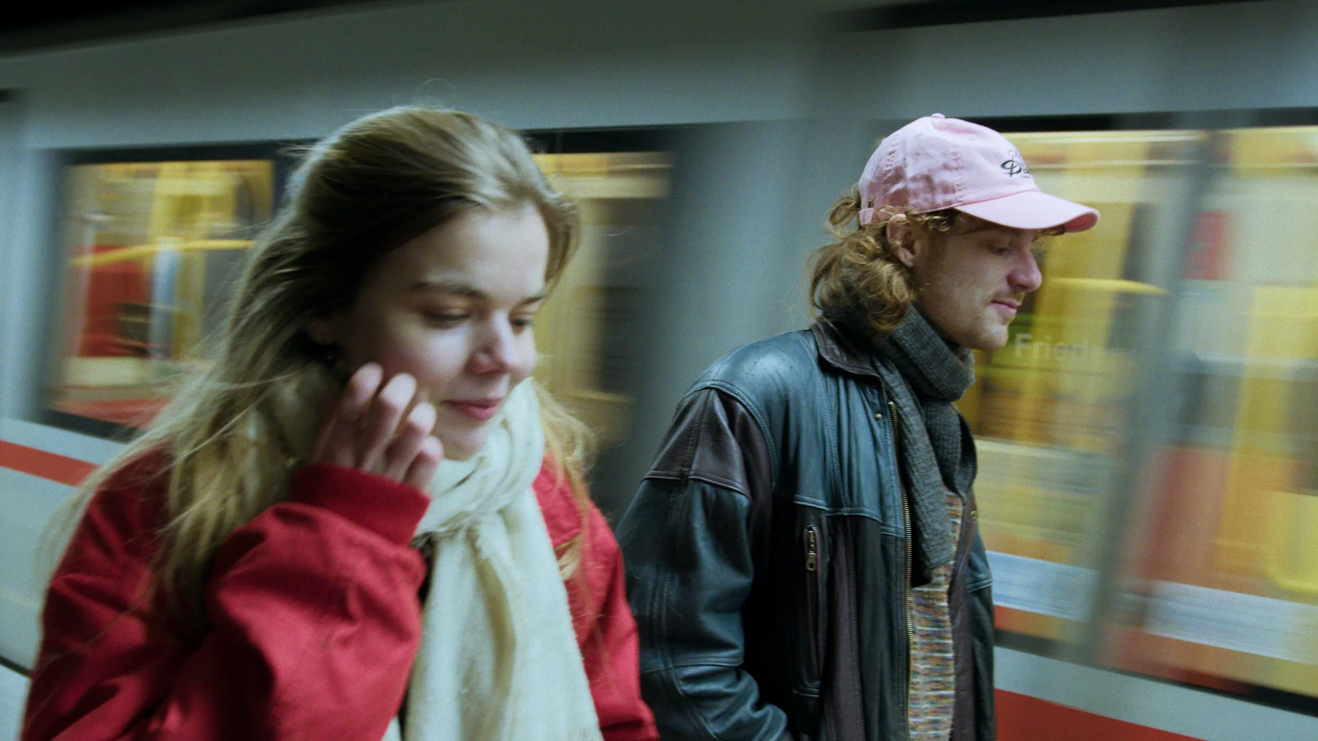 Filmstill aus Between The Lines - Kurzspielfilm von Niklas Pollmann